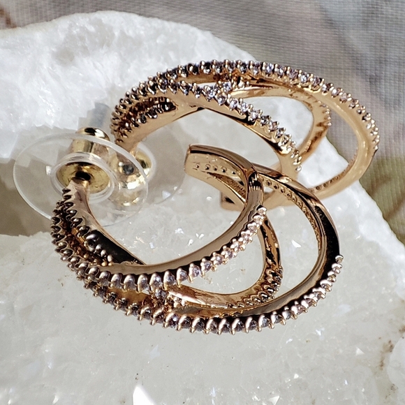 Pink Linen Brand Cubic Zirconia Curled Triple Gold Tone Plated Hoop Earrings NIB - Picture 4 of 11